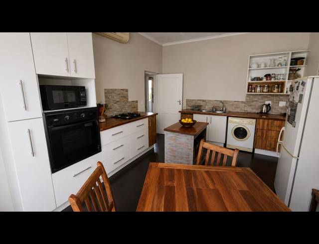 3 BEDROOM HOUSE FOR SALE IN PRESTBURY